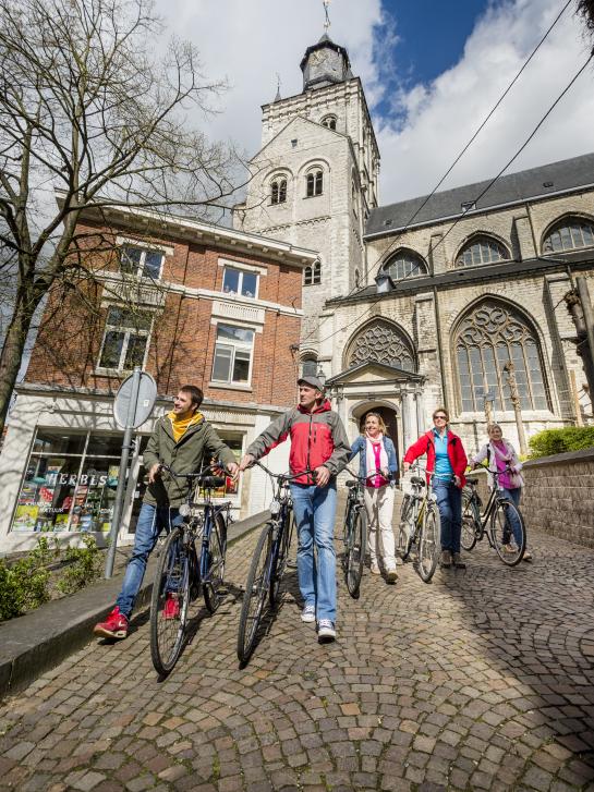Fietsers Sint-Germanuskerk